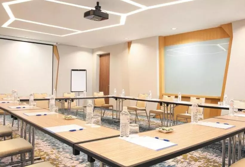 ホテル Holiday Inn Express Baruna, An Ihg