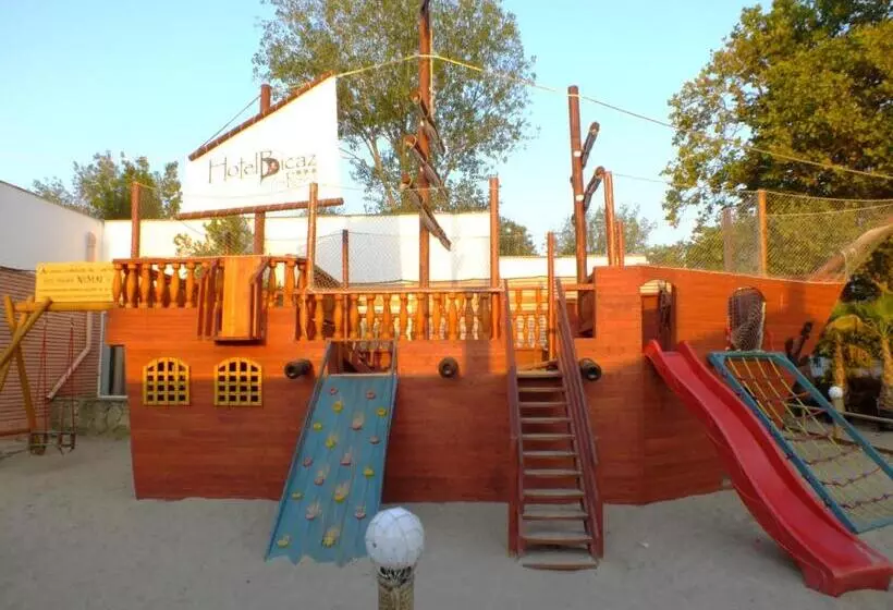Hotelli Pirates Resort