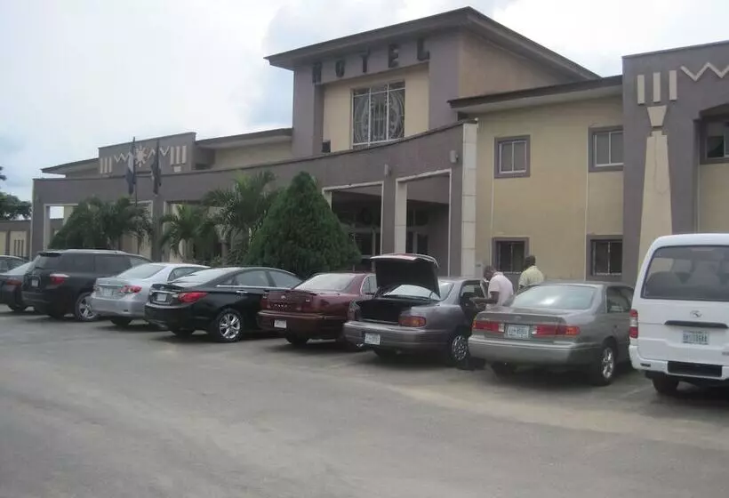 Axari Hotel & Suites