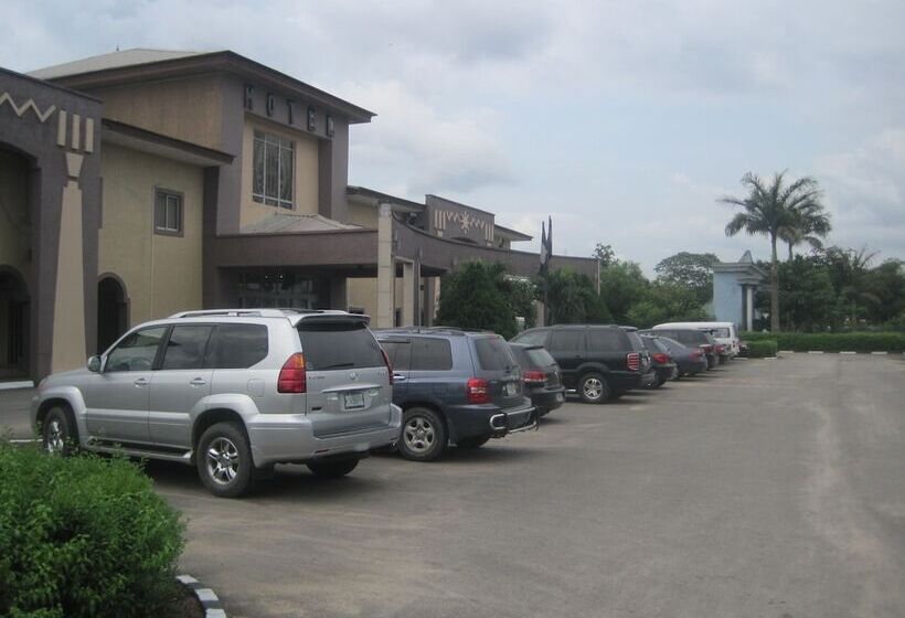 Axari Hotel & Suites