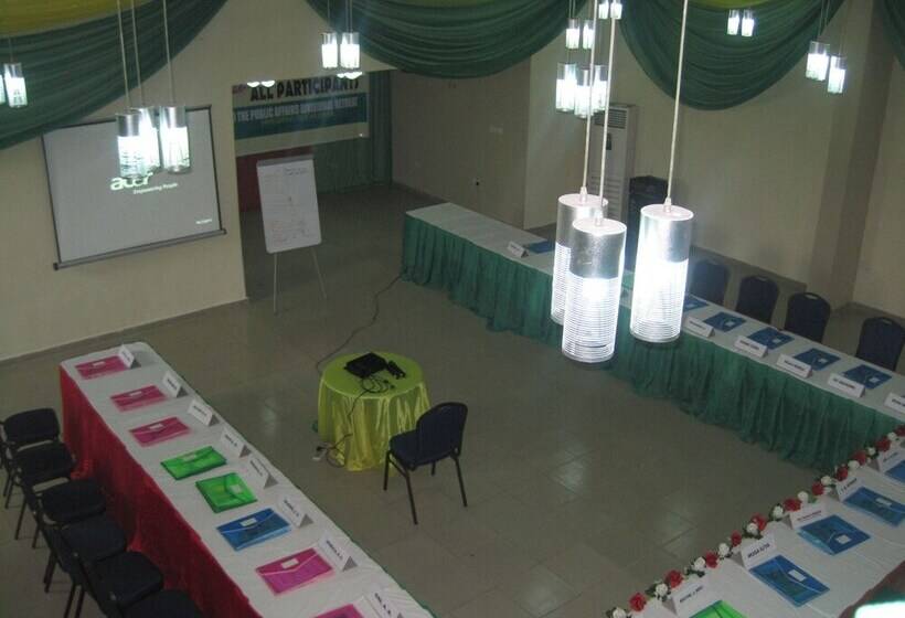 Axari Hotel & Suites