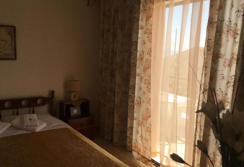 בית מלון כפרי Chris Studios & Apartments