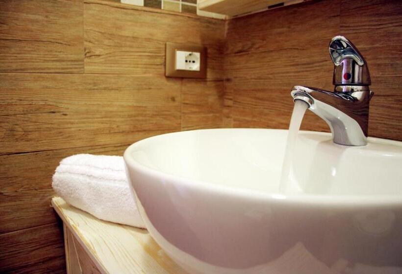 בית מלון כפרי Fiumicino Airport B&b Deluxe