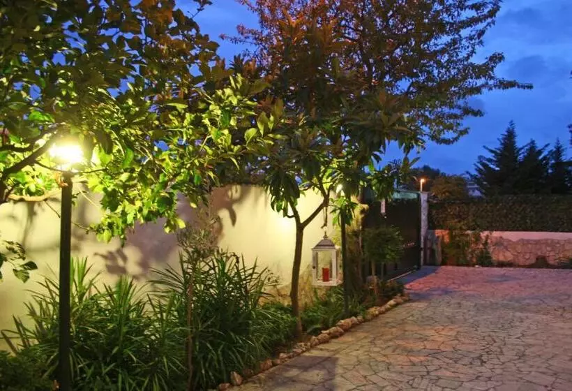 Hotelli Fiumicino Airport B&b Deluxe