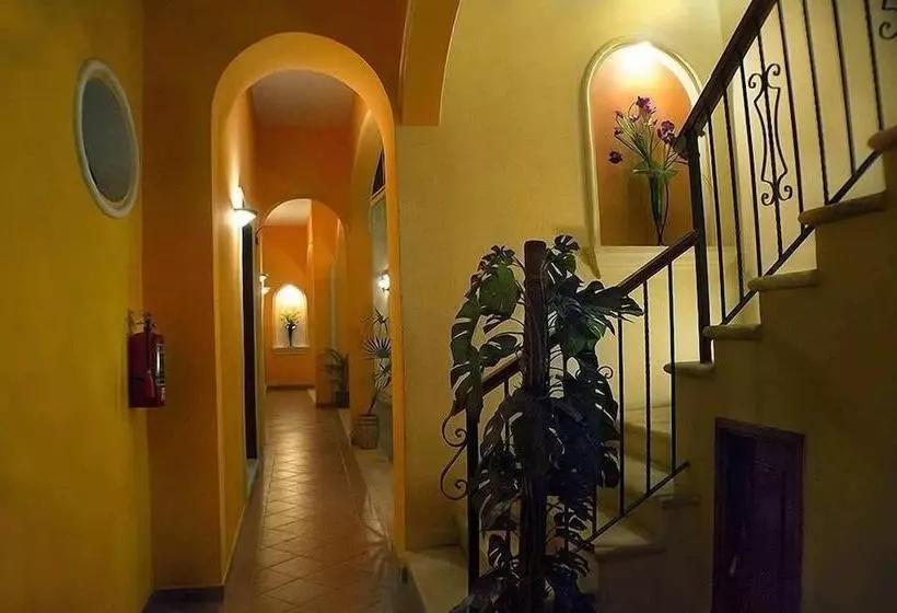 هتل Maya Campeche