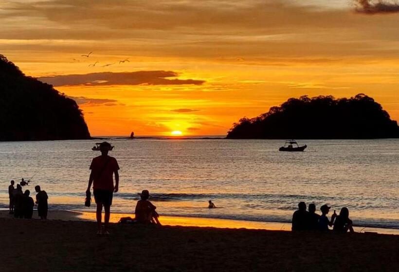 هتل M&m Beach House