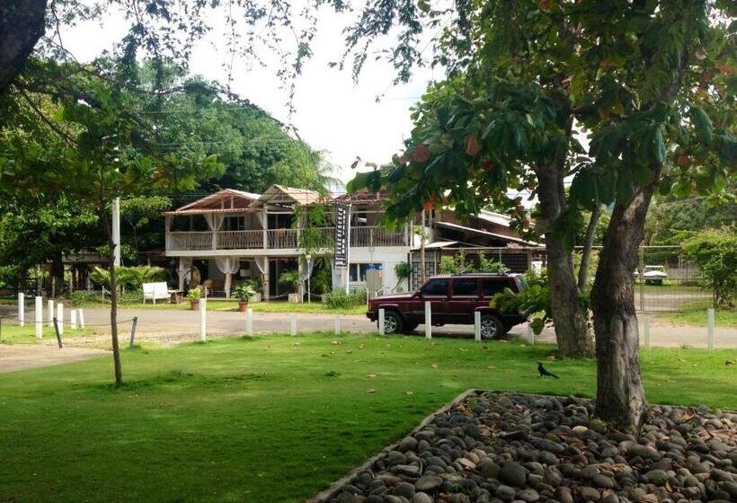 هتل M&m Beach House