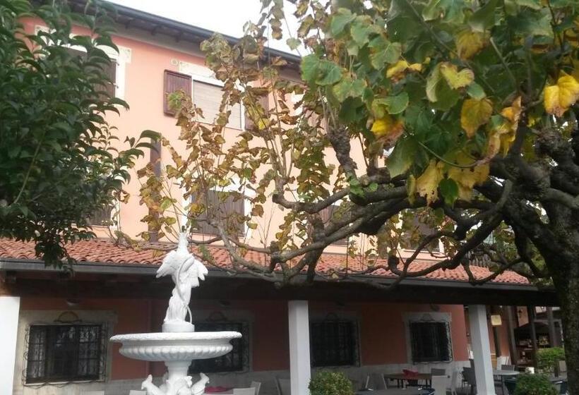 Отель Ristorante Albergo San Michele