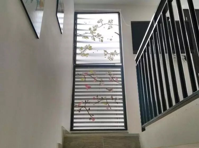 ユースホステル Hostal Alameda
