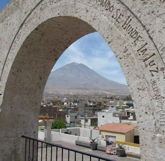 هاستل Hostal Lluvia De Oro