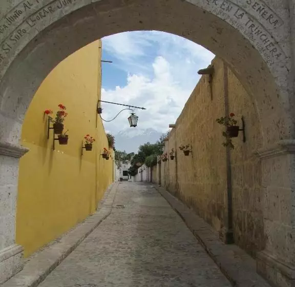 هاستل Hostal Lluvia De Oro