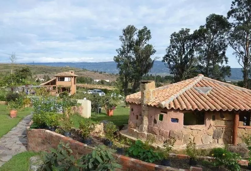 تختخواب و صبحانه Mawasi Finca