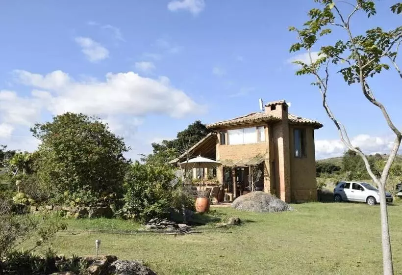 تختخواب و صبحانه Mawasi Finca