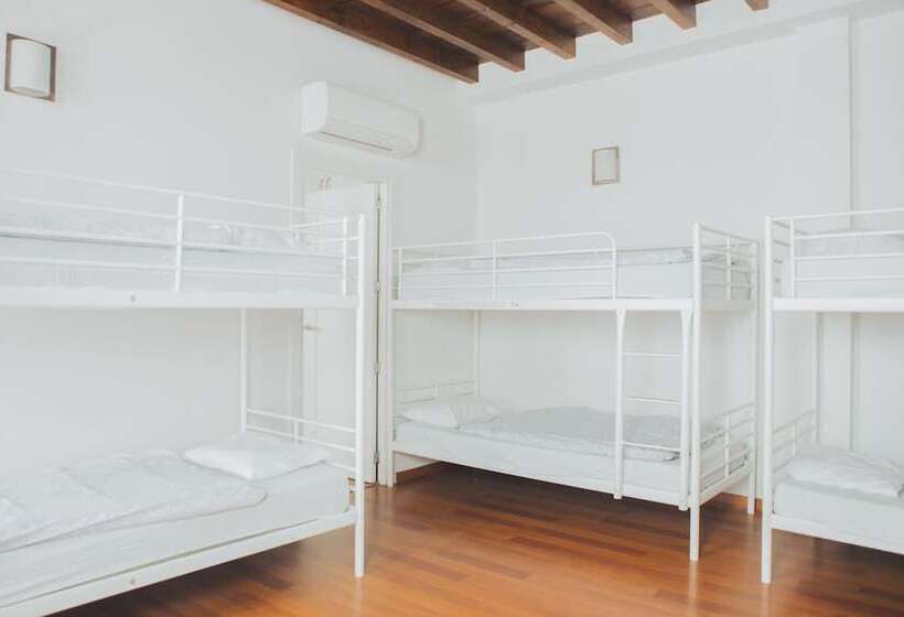 هاستل Isa Granada