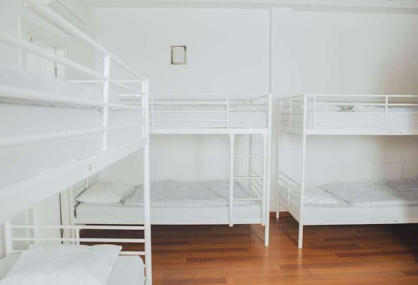 هاستل Isa Granada