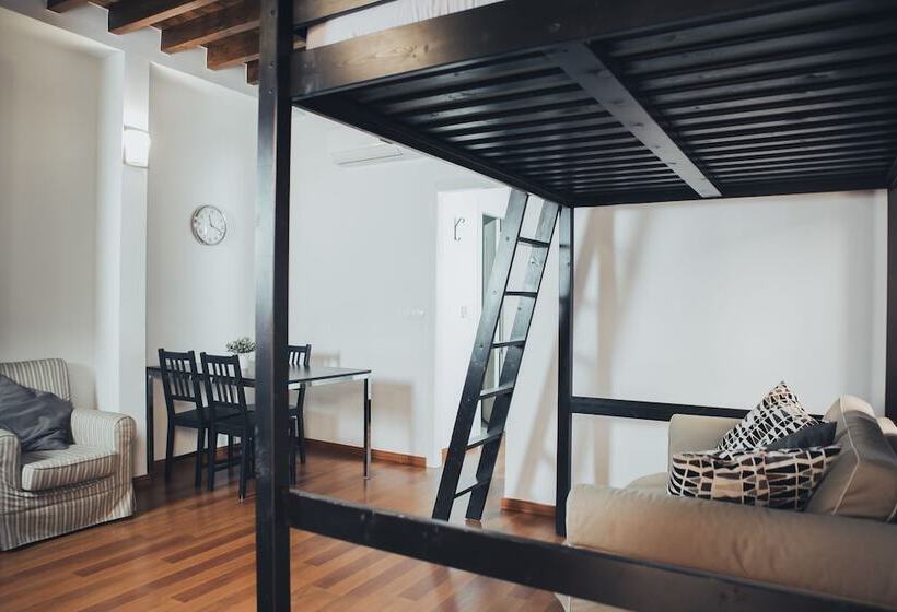 هاستل Isa Granada