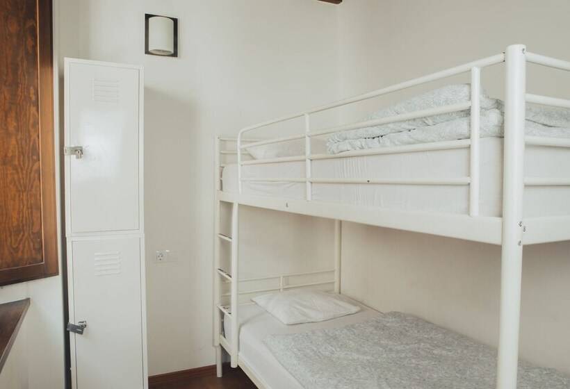 هاستل Isa Granada