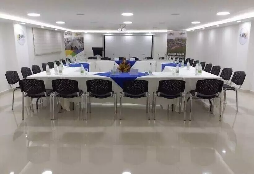 هتل Caquetá Real Hsc
