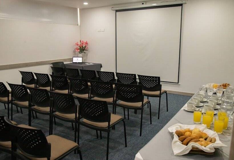 هتل Estancia Chipichape Cali