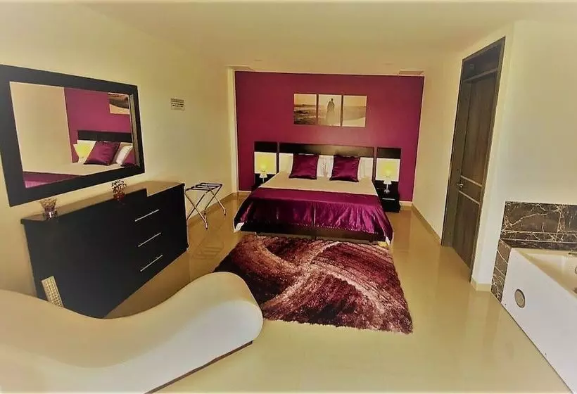 Hotelli Jade Spa