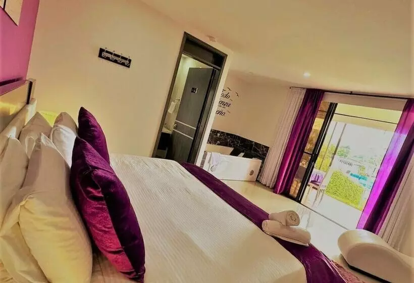 Hotelli Jade Spa