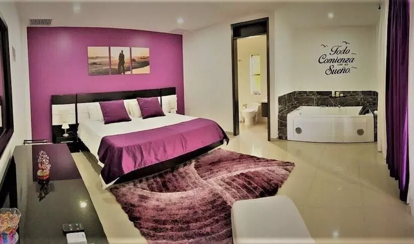 Hotelli Jade Spa