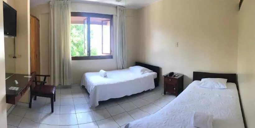 هتل Monte Azul