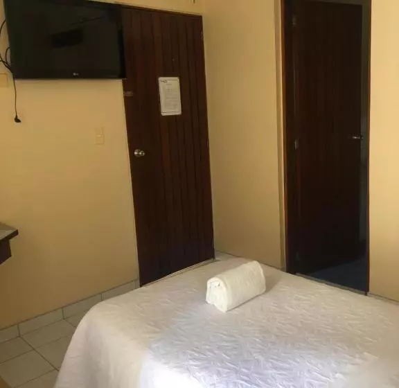 هتل Monte Azul