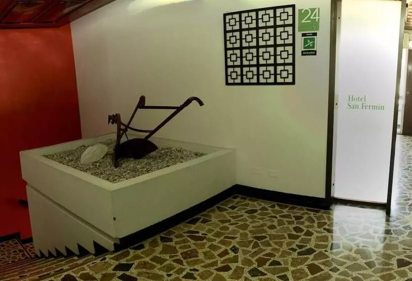 Hotelli San Fermin Pereira