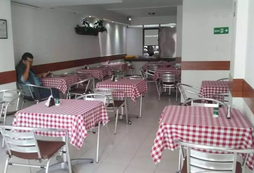 Hotelli San Fermin Pereira