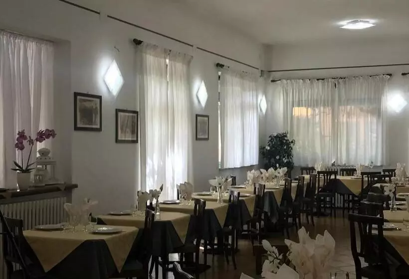 ホテル Villa Lina