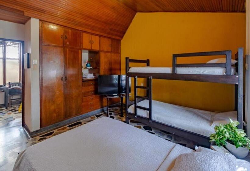 Retkeilymaja Casa Quimbaya