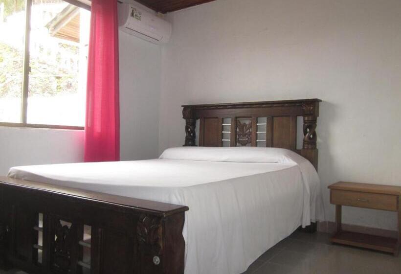 هاستل The Rock House Eco