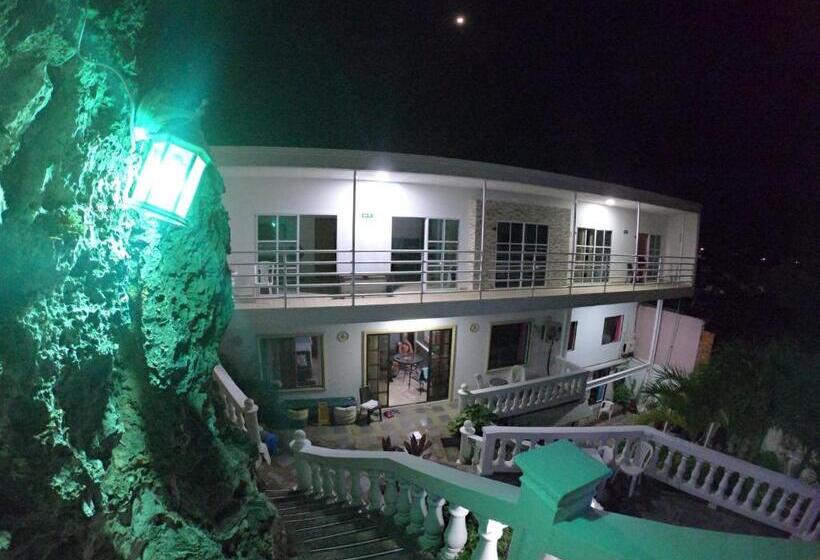 هاستل The Rock House Eco