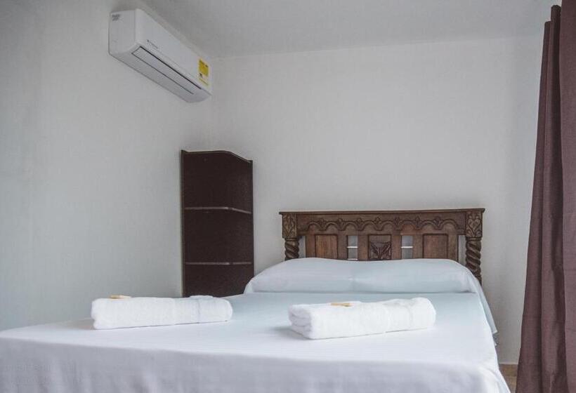 هاستل The Rock House Eco