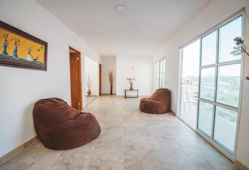 هاستل The Rock House Eco
