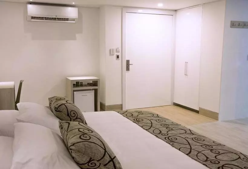 ホテル Arawak Plaza