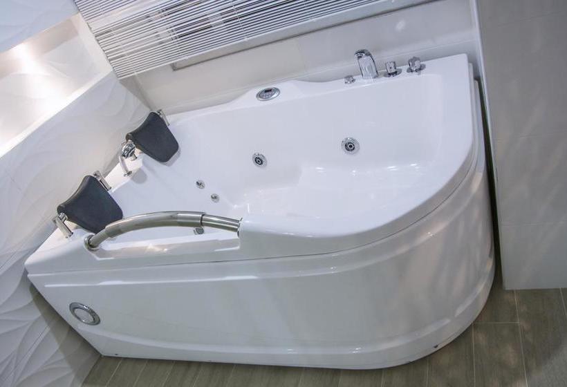 فندق Arawak Plaza