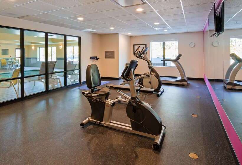 فندق Spark By Hilton Erie