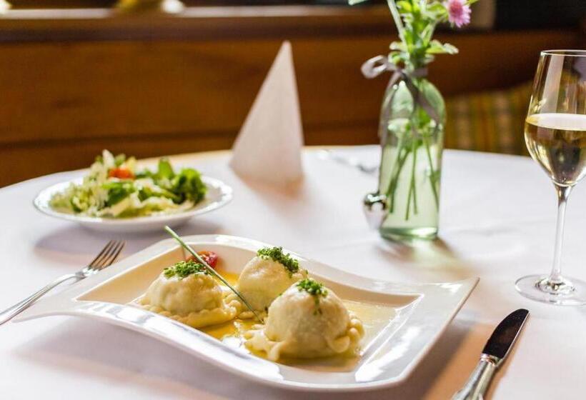 فندق Gasthof Appartements Sportalm