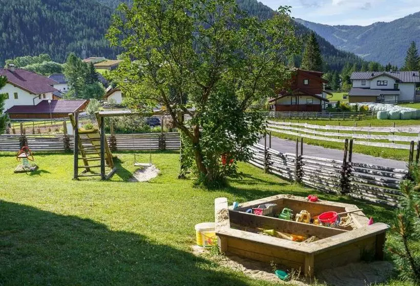 ホテル Gasthof Appartements Sportalm