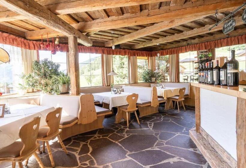 فندق Gasthof Appartements Sportalm