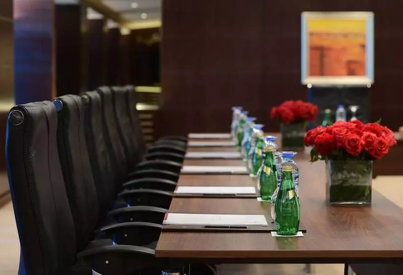 هتل Kin Plaza Arjaan By Rotana