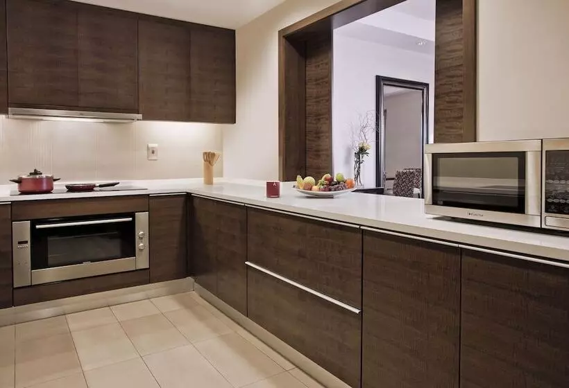 هتل Kin Plaza Arjaan By Rotana