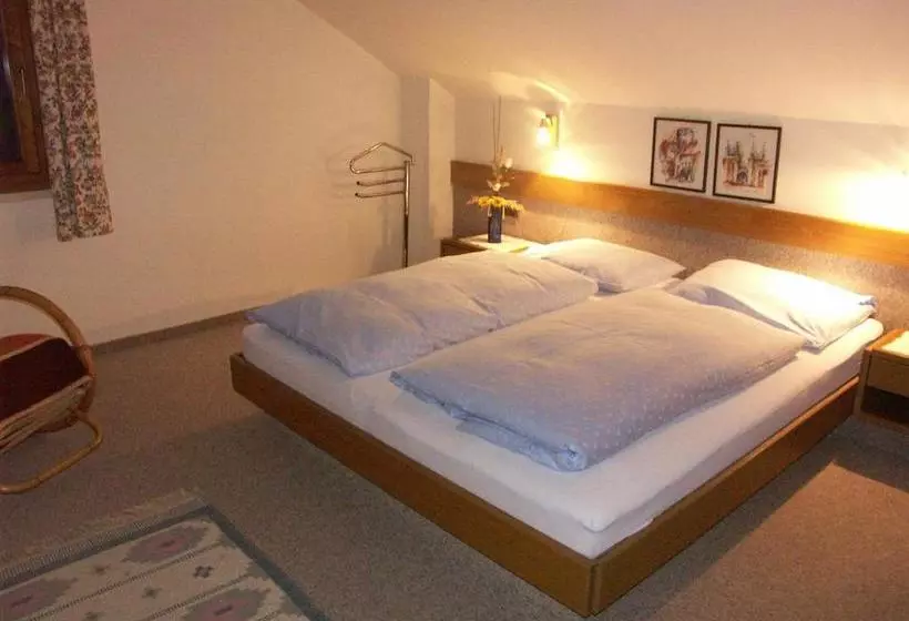Hotelli Landhaus Pölzl