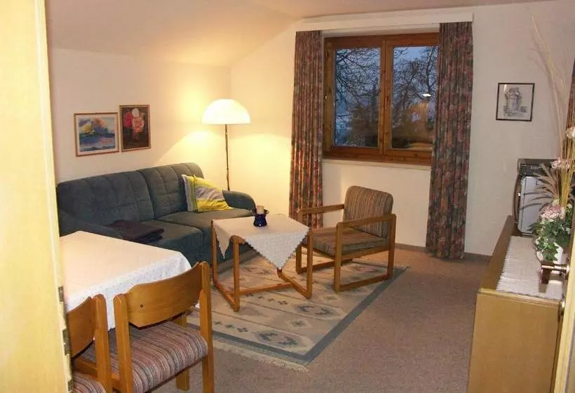 Hotelli Landhaus Pölzl