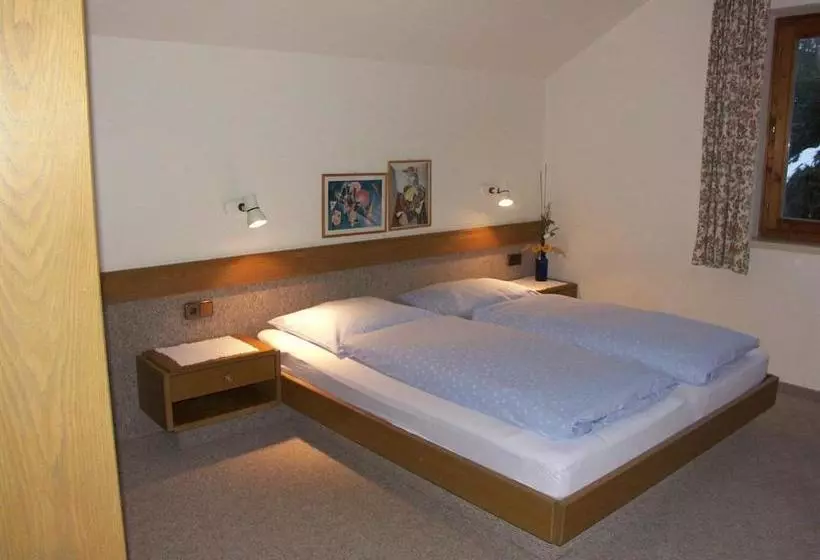 Hotelli Landhaus Pölzl