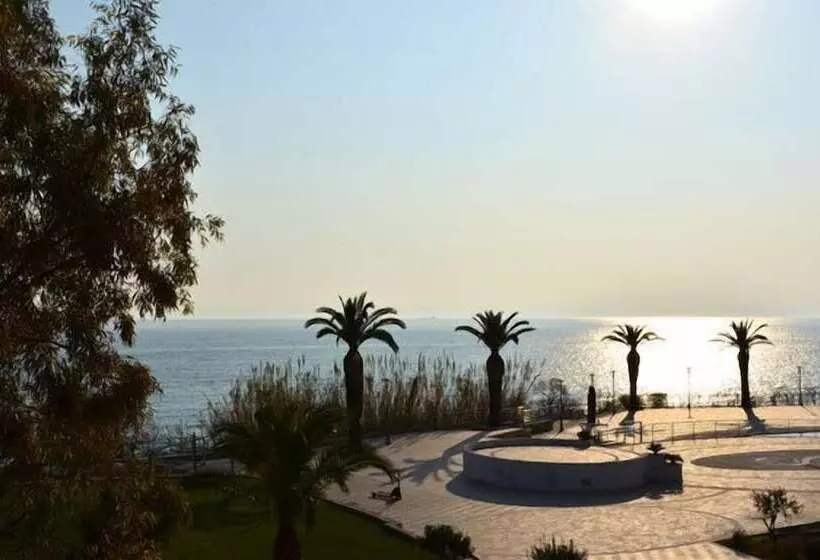 هتل Mon Reve Resort