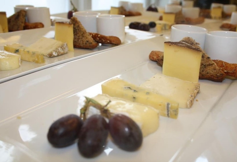 هتل Stiftsgården Hostel Skellefteå