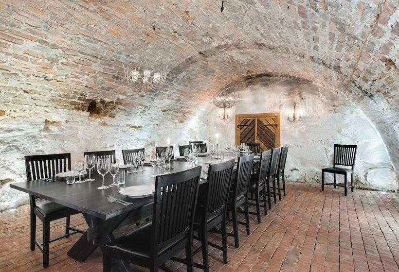 هتل Stiftsgården Hostel Skellefteå